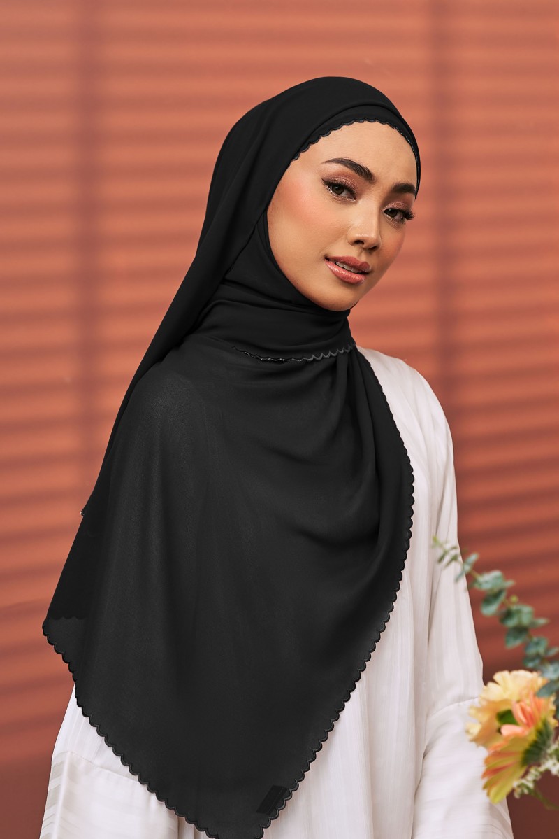 TIARA Sulam Shawl in Black